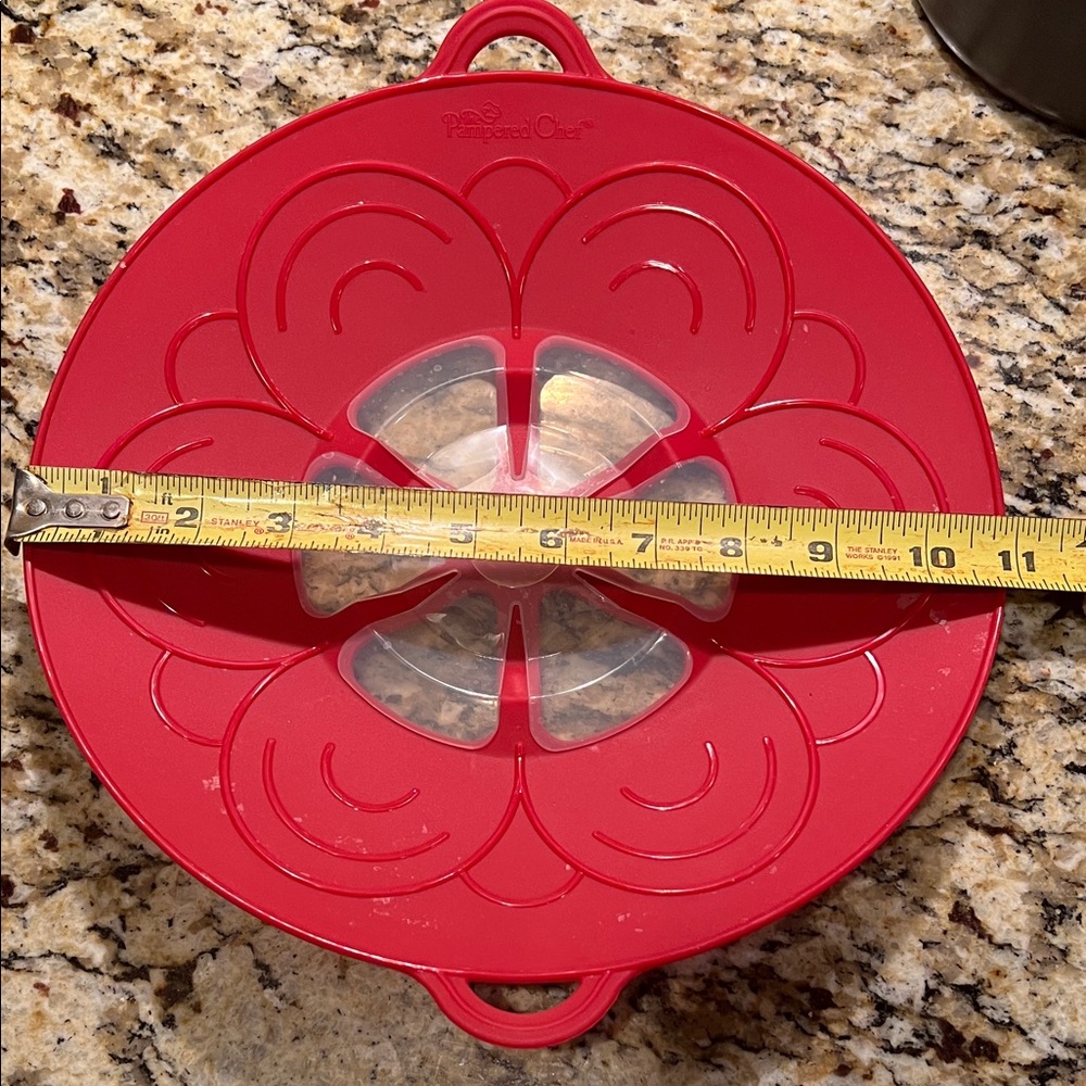 The Pampered Chef Red Silicone Lid - Picture 2 of 3